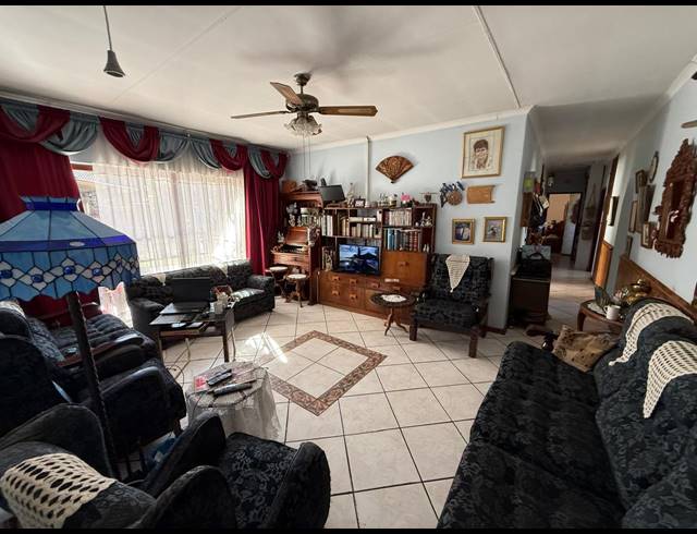 4 BEDROOM HOUSE FOR SALE IN VANDERBIJLPARK CE 5